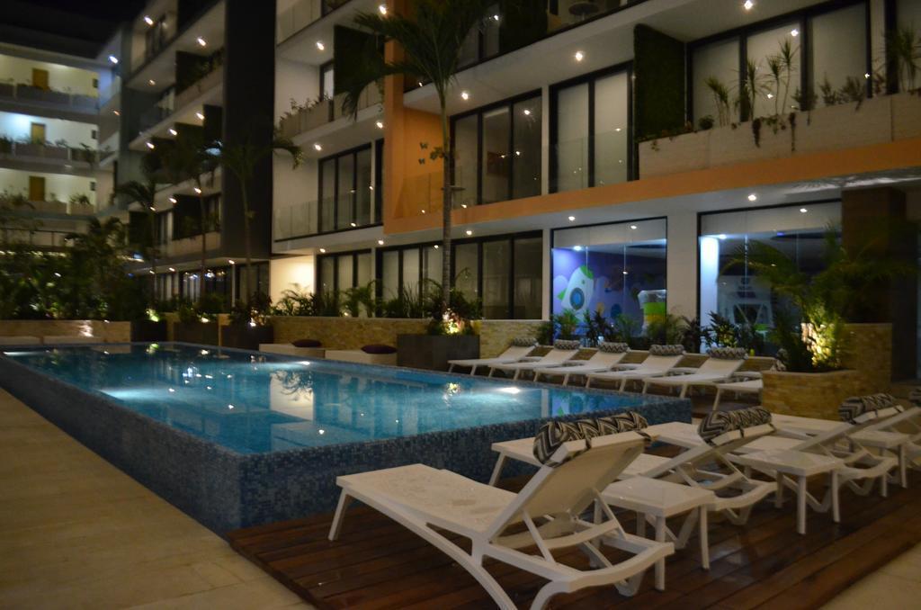 The City Luxury Suites Playa del Carmen Bagian luar foto